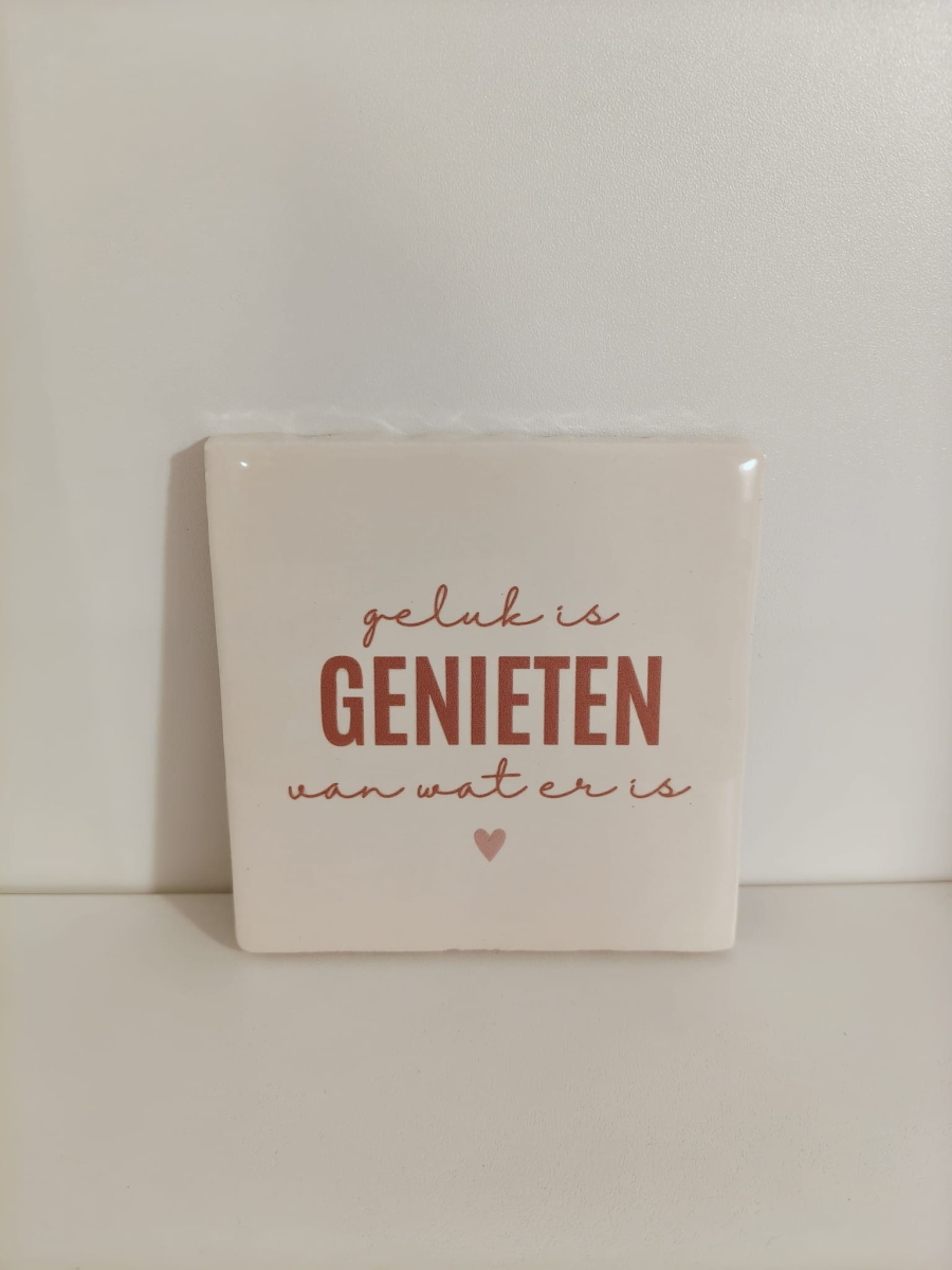 Keramieken tegeltje: 'Geluk is genieten' Crème/taupe