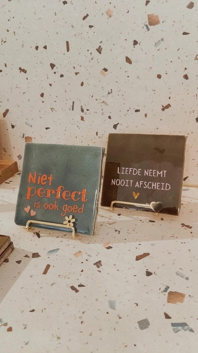 Keramieken tegeltje: 'Jouw liefde draag ik altijd bij me' goud/nude