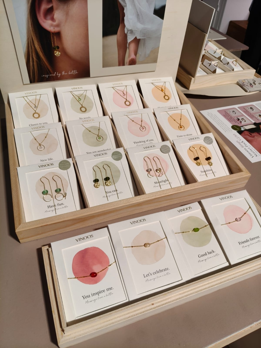 Vinoos: Wine Jewellery: Dubbele ketting 'Cheers to you'