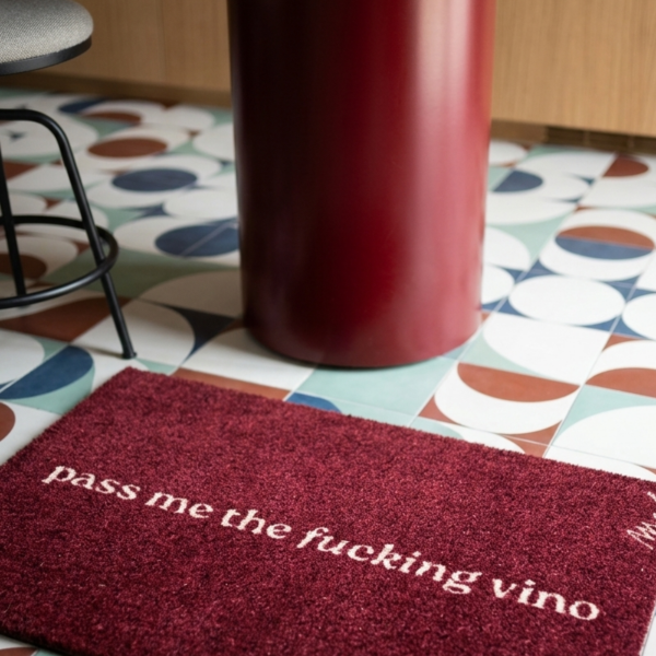 Mad About Mats: 'Bobbie': Vino