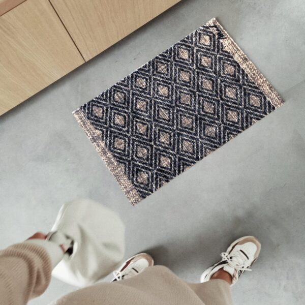 Mad About Mats: 'Isaac': Print zwart/beige