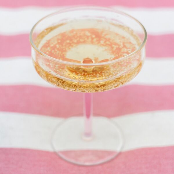 Ona: Coupe Glas roze 'Fizz'