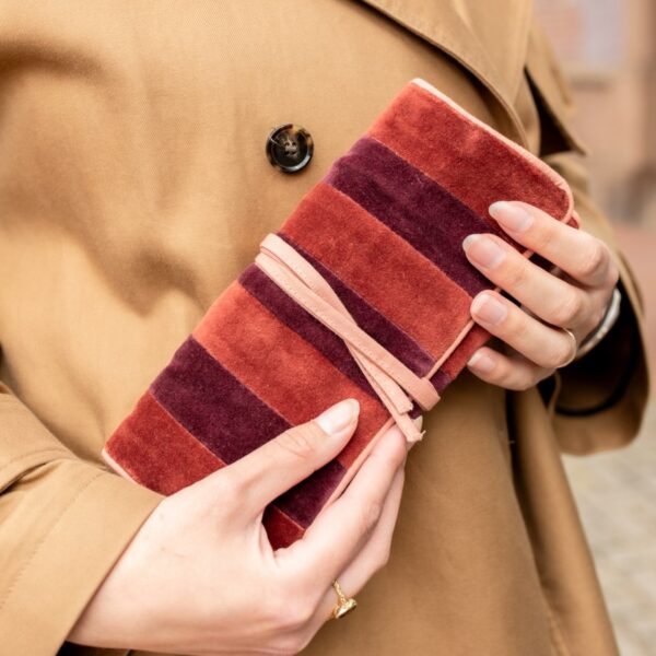 Muja Juma: Pouch voor juwelen: maroon/burgundy