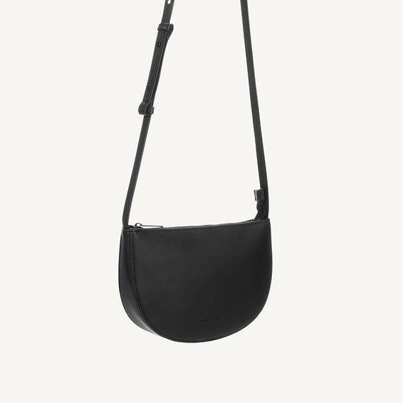 Monk en Anna: Farou half moon bag 'Urban sunset black'