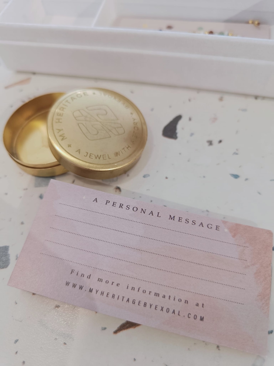 Muja Juma: Armbandje: 'Labradoriet en hartje