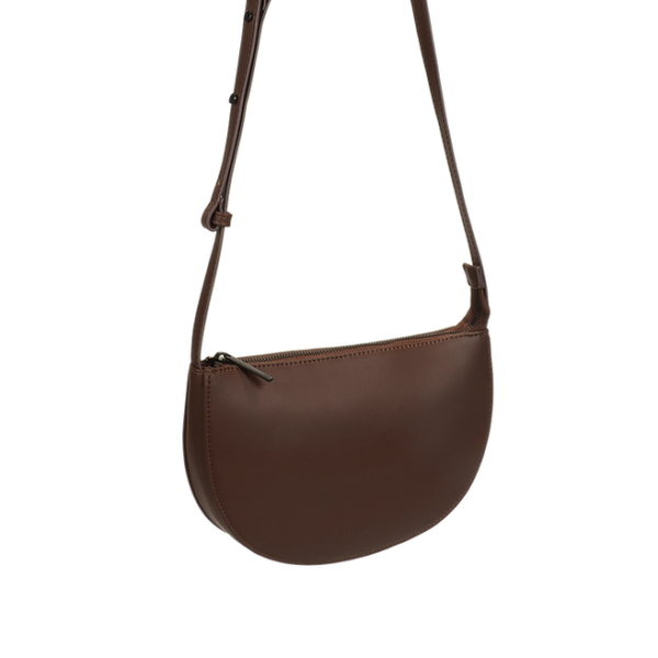 Monk en Anna: Farou half moon bag 'Dark wood'